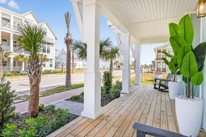 1st Floor, Front Porch