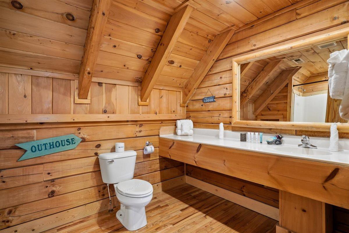 Upper Level 1Bath