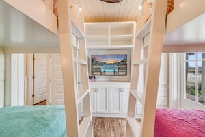 Bunk Room, 1st Floor