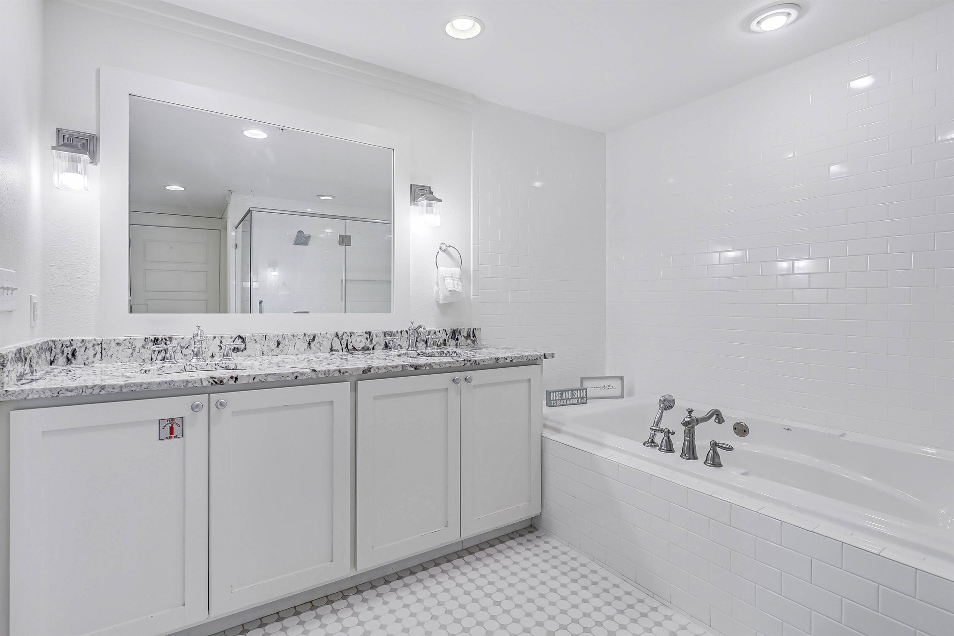 Large Bathroom, 2nd Floor