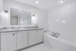 Large Bathroom, 2nd Floor