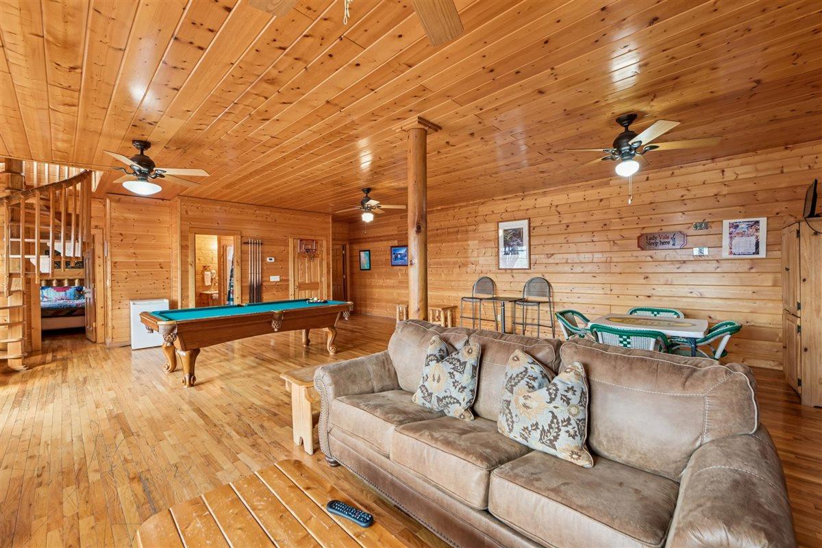 064Recreation Room