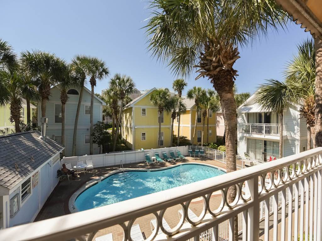 Nantucket Rainbow Cottages 15A 17