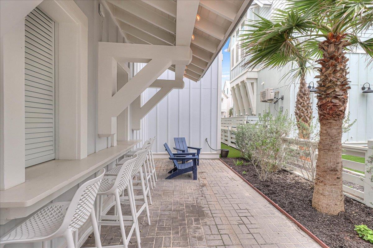 1st Floor, Side Patio