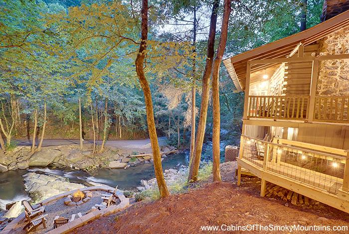 cabinfrontnight3