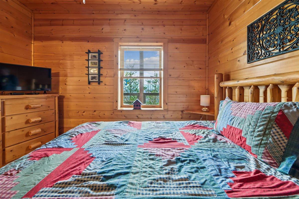 084Bedroom 5