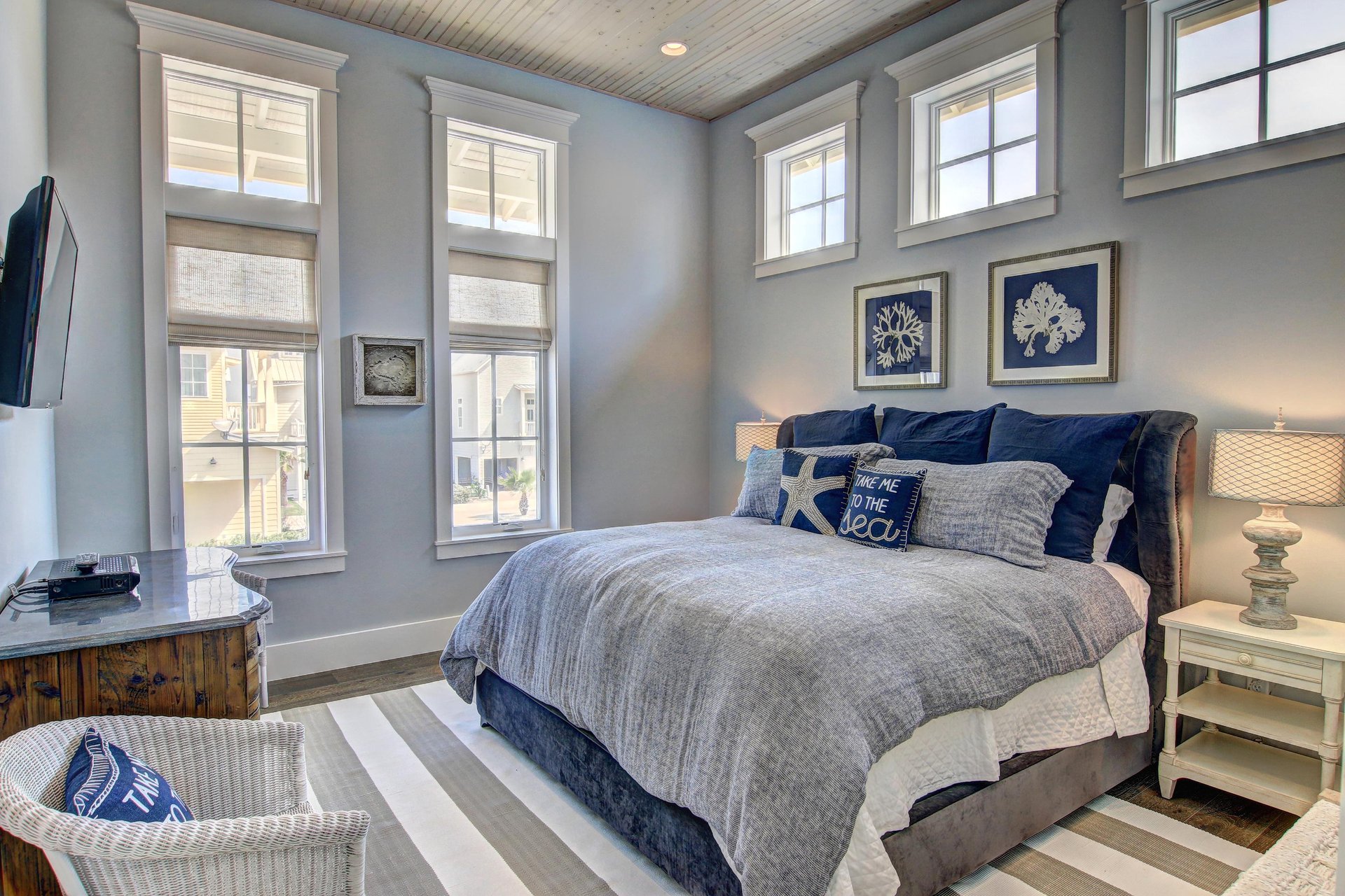 King Bedroom, 2nd Floor