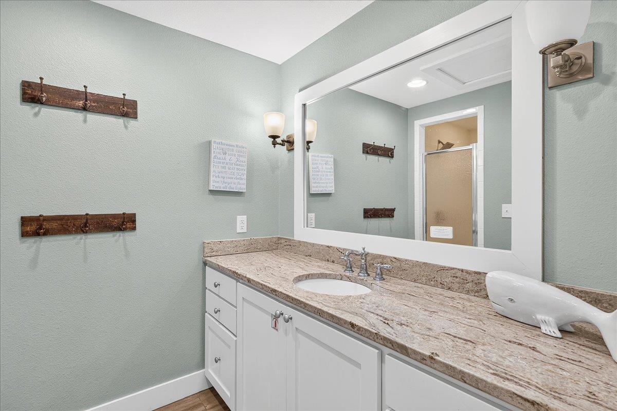 Shared Bathroom, 2nd Floor