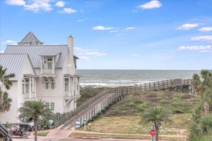 Crows Nest Balcony View, 3rd Floor