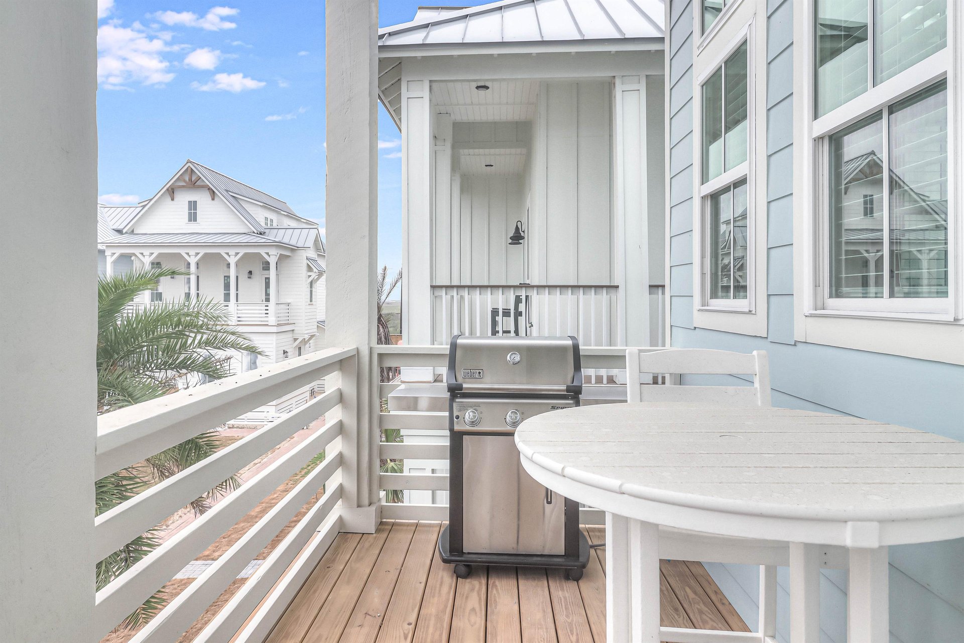 Living Room Deck  Grilling Area Facing the Lake, 2nd Floor