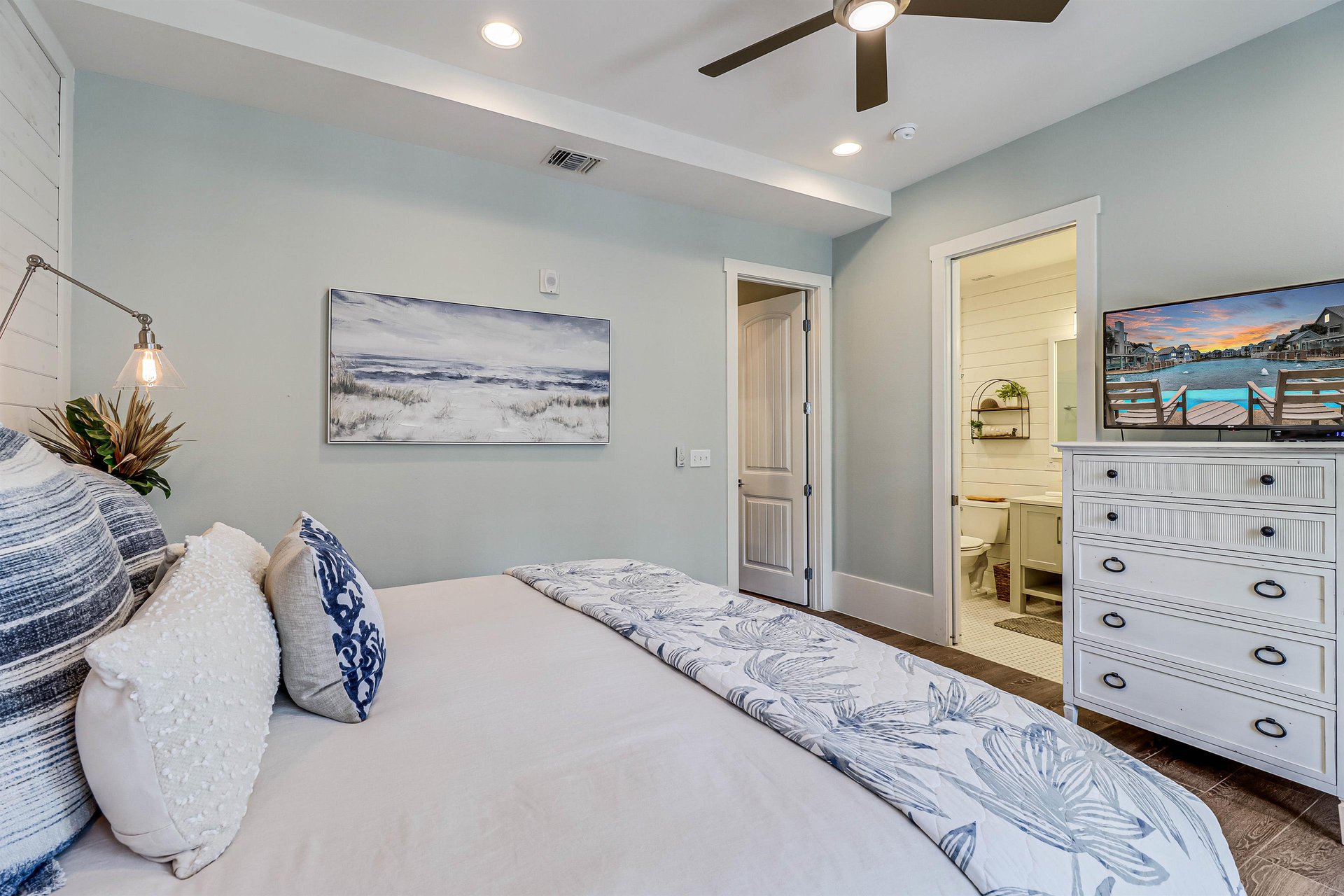 Primary King Bedroom, 2nd Floor