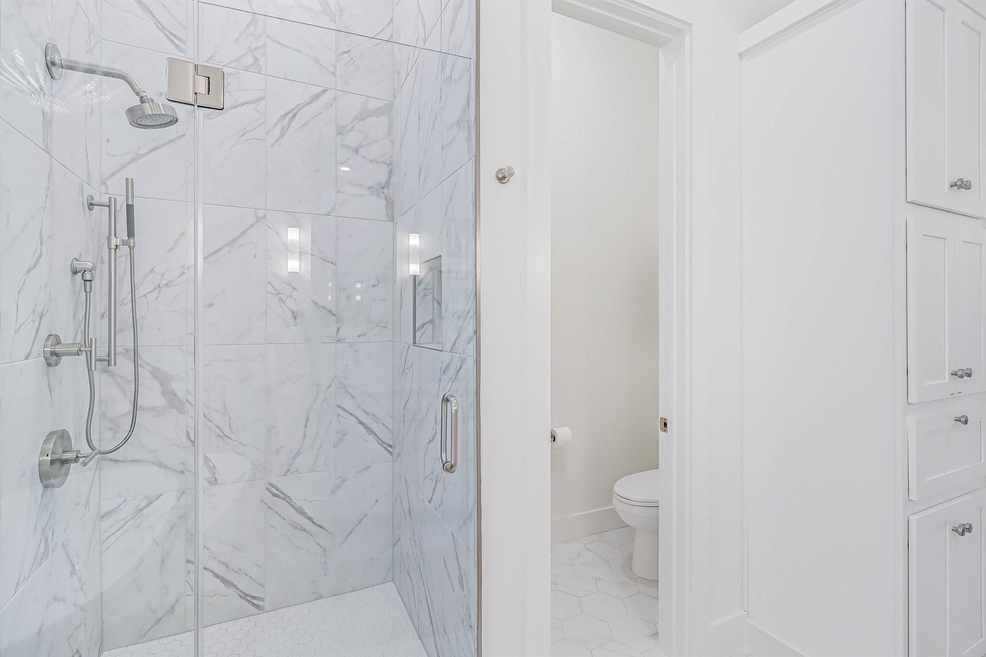 Primary King Bathroom, 2nd Floor