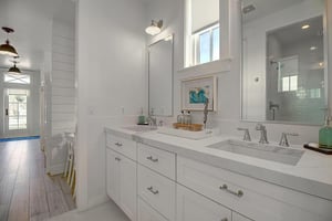 1st Floor Shared Bathroom