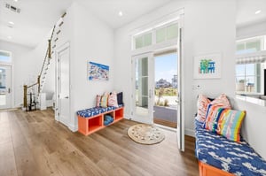 1st Floor, Side Entryway