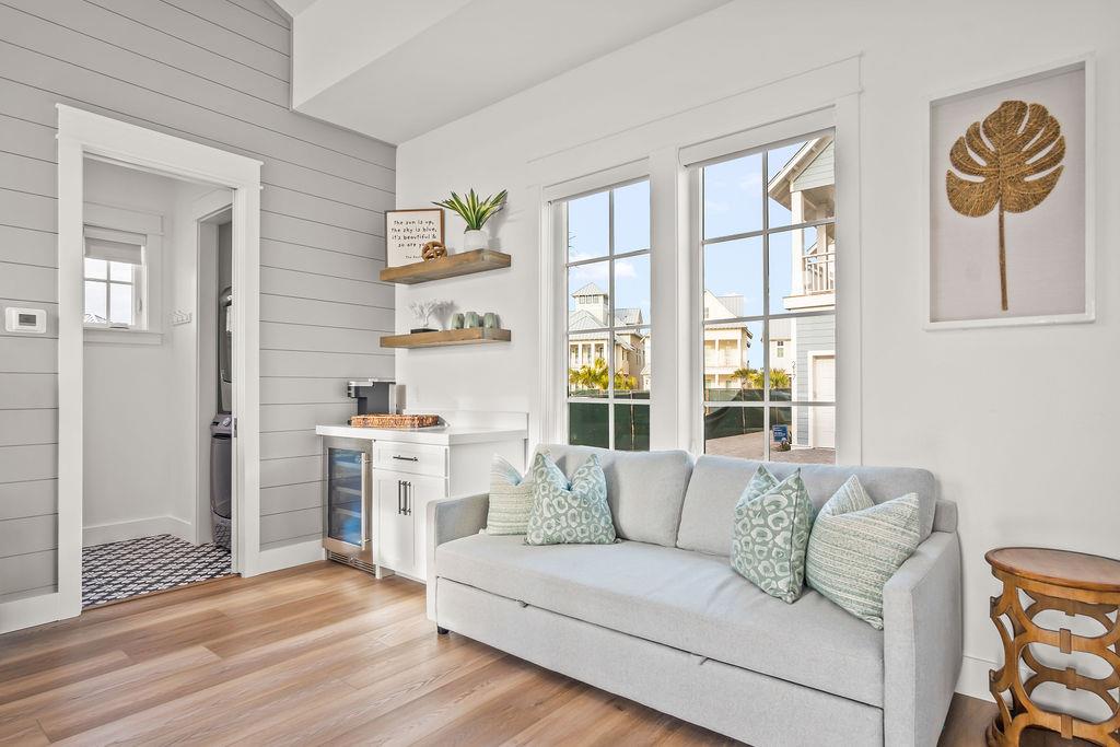 CouchPull out queen sofa sleeper