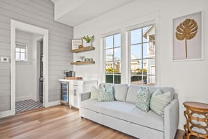 CouchPull out queen sofa sleeper