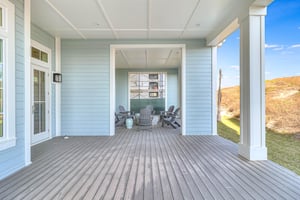 Large Patio with Outdoor Seating, 1st floor