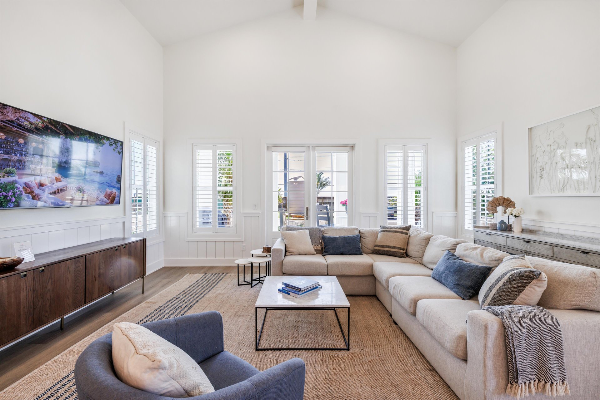 1st Floor, Primary Living Room
