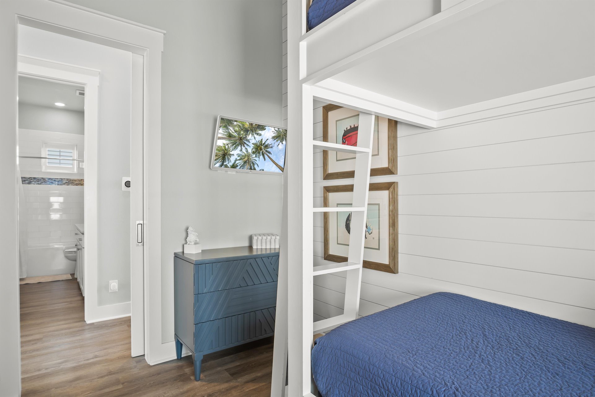 1st Floor, Bunk Bedroom