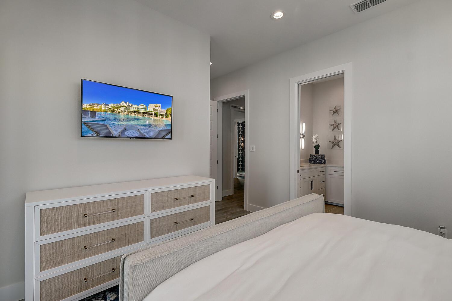 King Master Suite With Front Balcony Access, 2nd Floor