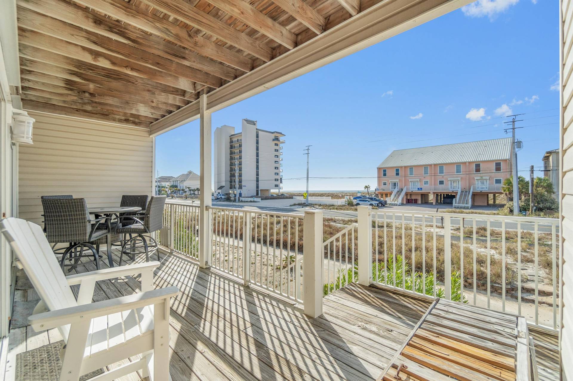 Deck Off Living