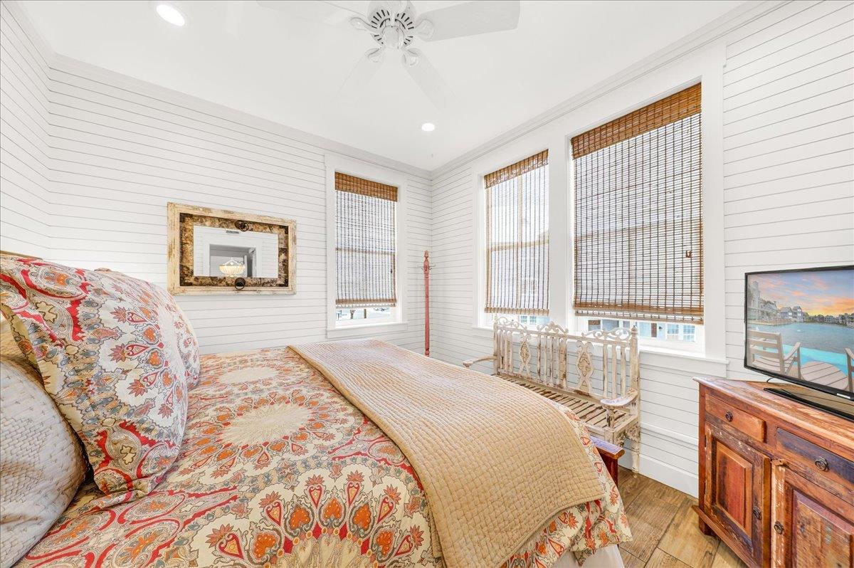 1st Floor, King Bedroom
