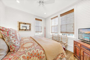 1st Floor, King Bedroom