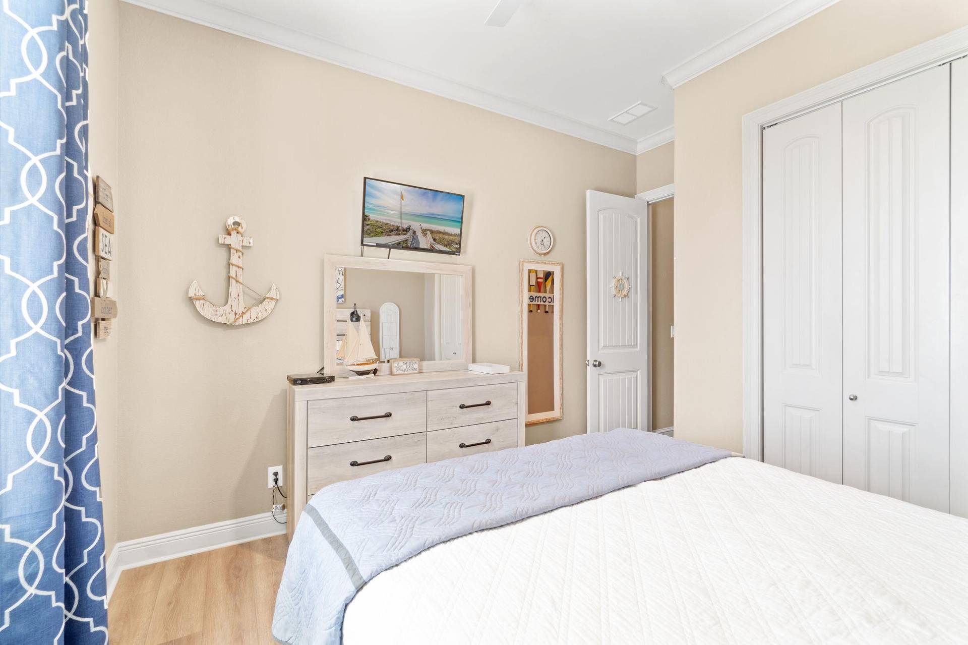 Guest Bedroom 2 Queen