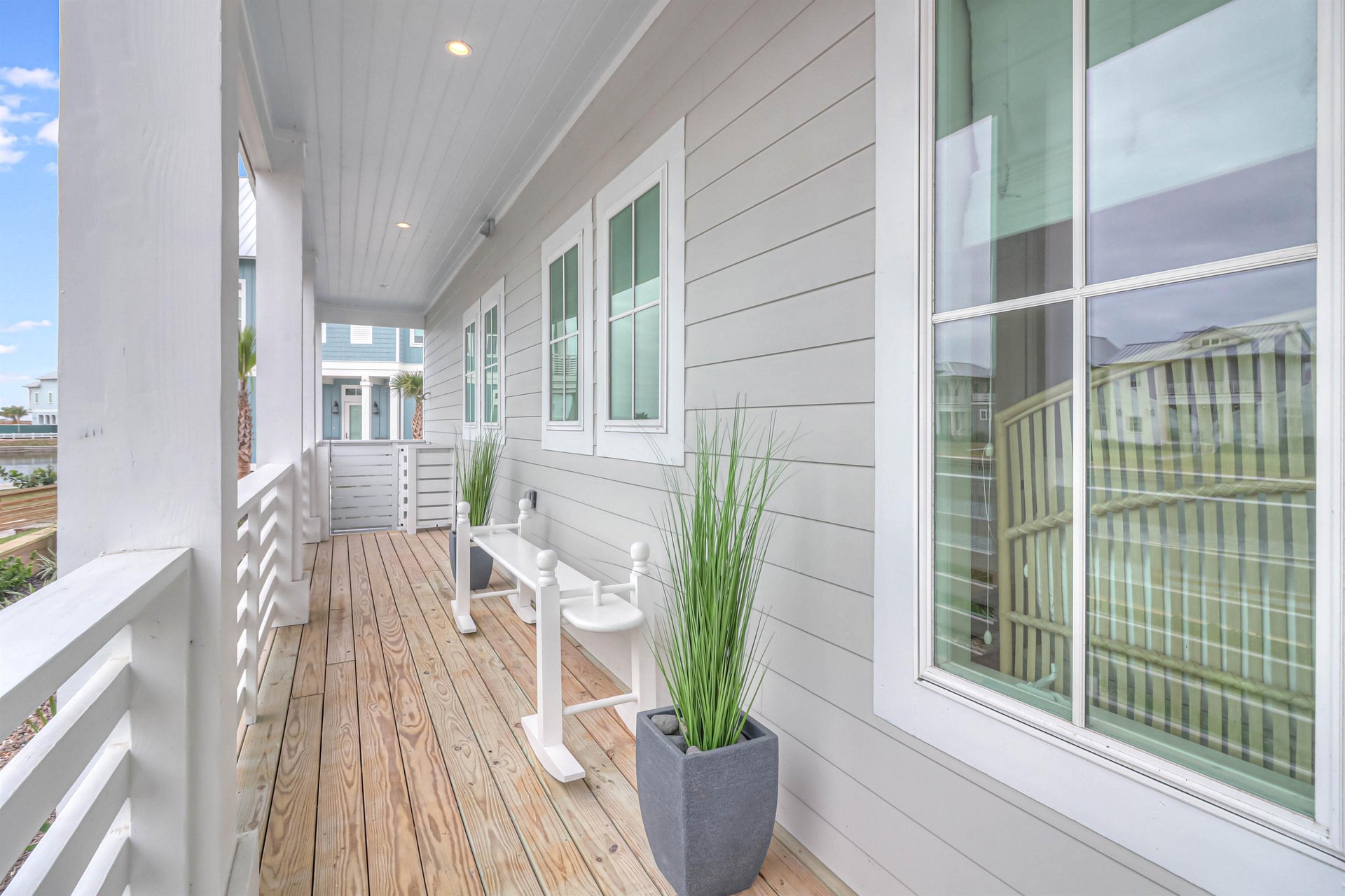 Side Porch with South Carolina Style Joggling BoardBench