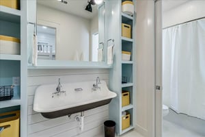 Bunk Bathroom, 2nd Floor