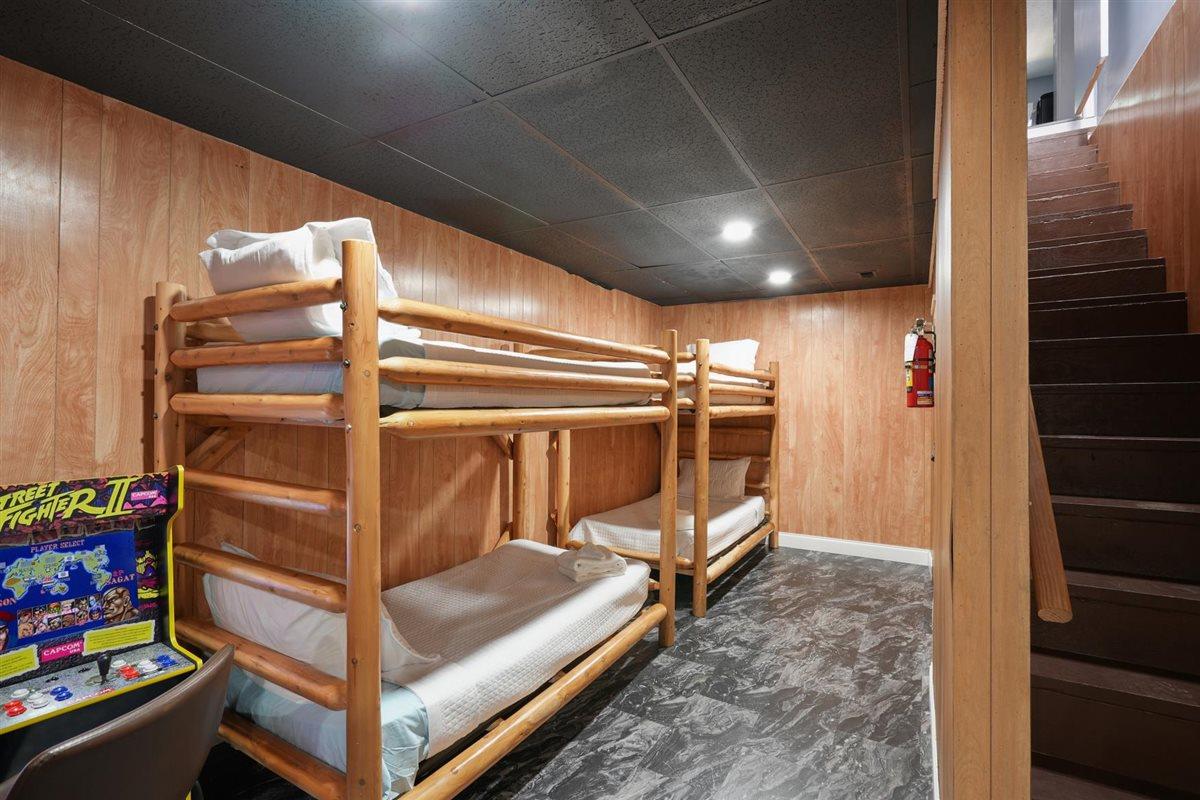 67Bunk Beds