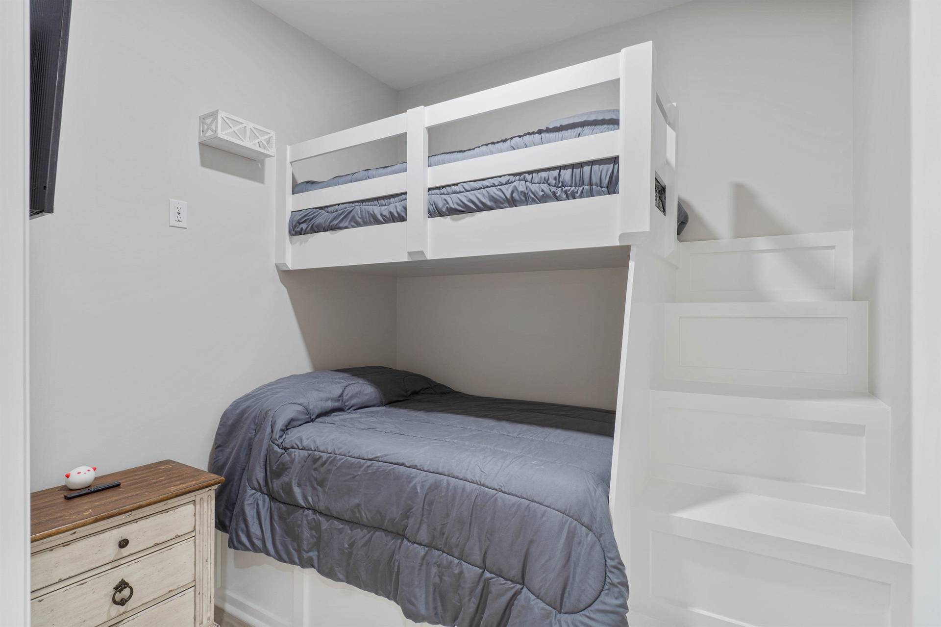 3rd Floor Bunk Room Twin Over Full