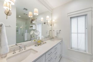 Primary King Bathroom, 2nd Floor