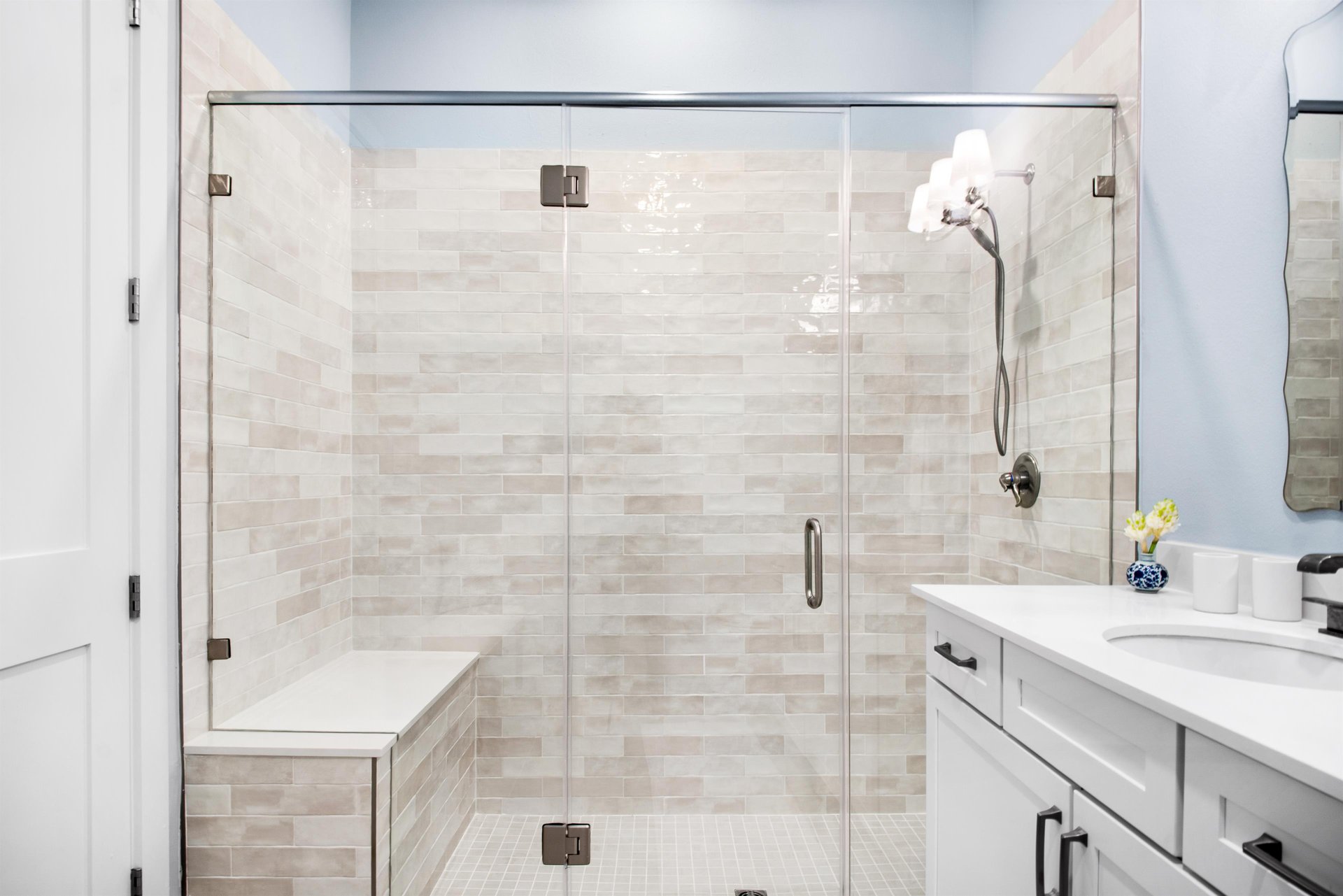 Third King Bathroom, 1st Floor