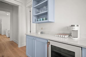 Hallway Beverage Bar, 2nd Floor