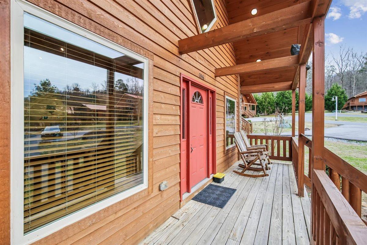 03Porch