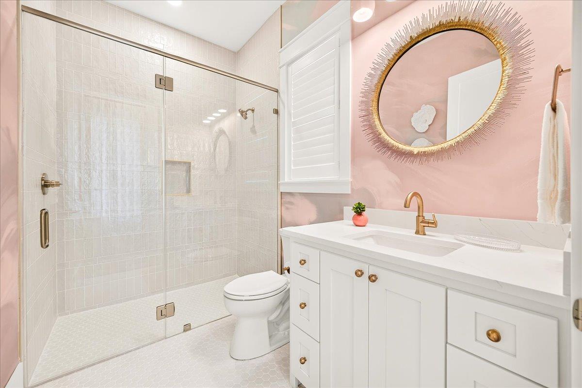 Bathroom, 1st Floor