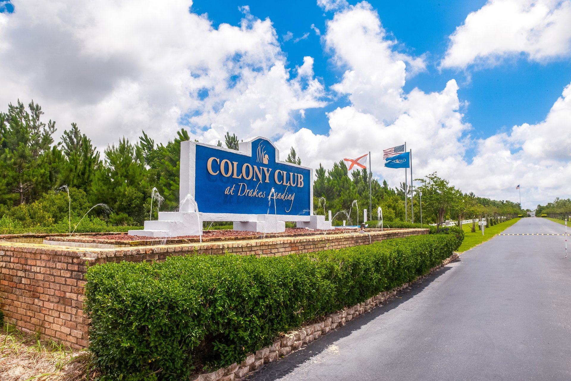 Colony Club G5 18