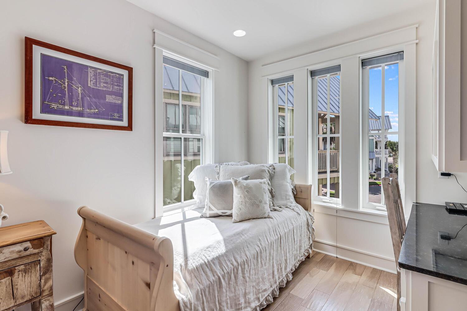 Primary King Suite with Twin Bed, 2nd Floor