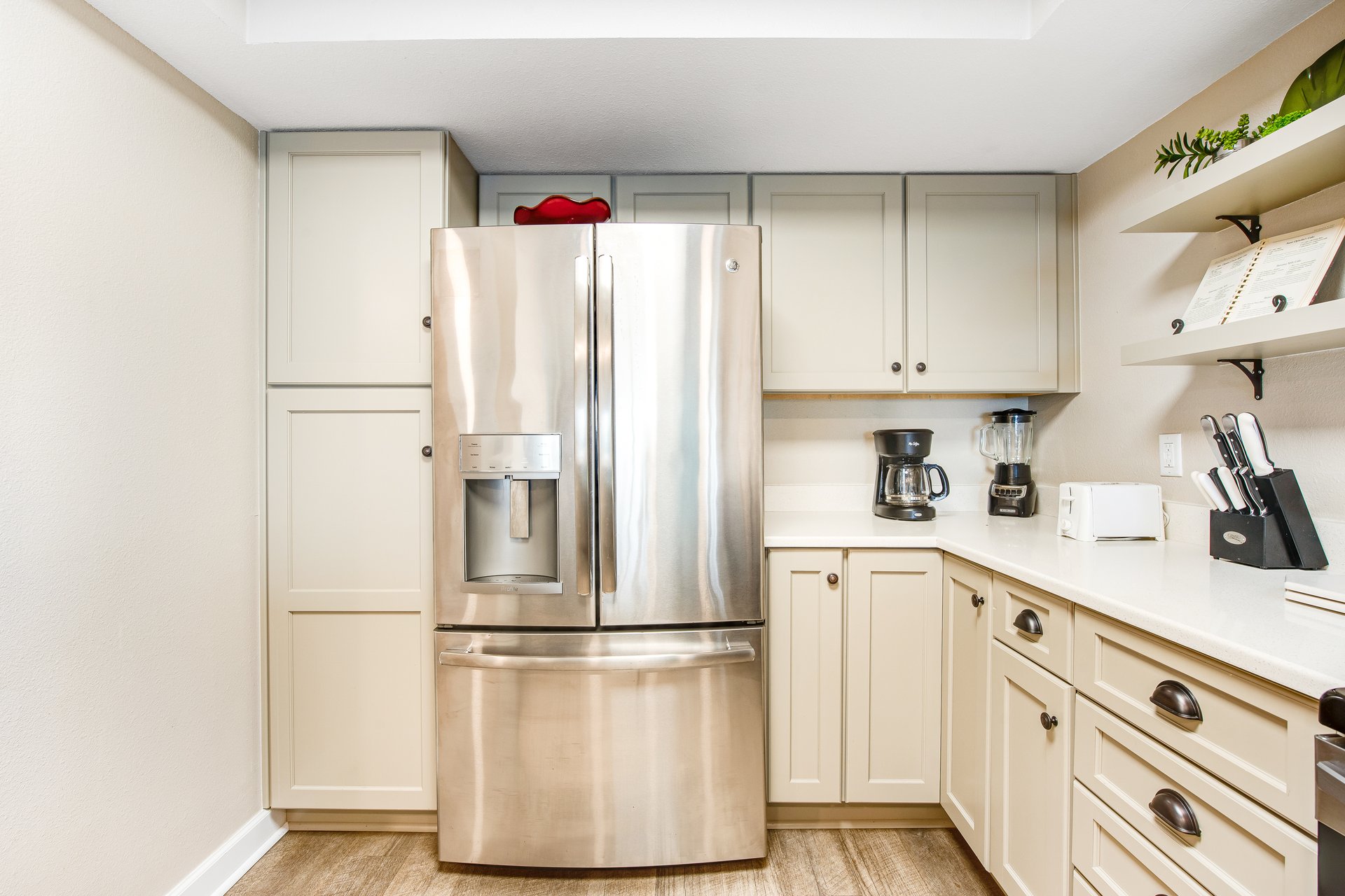 Regency Towers W 701 16