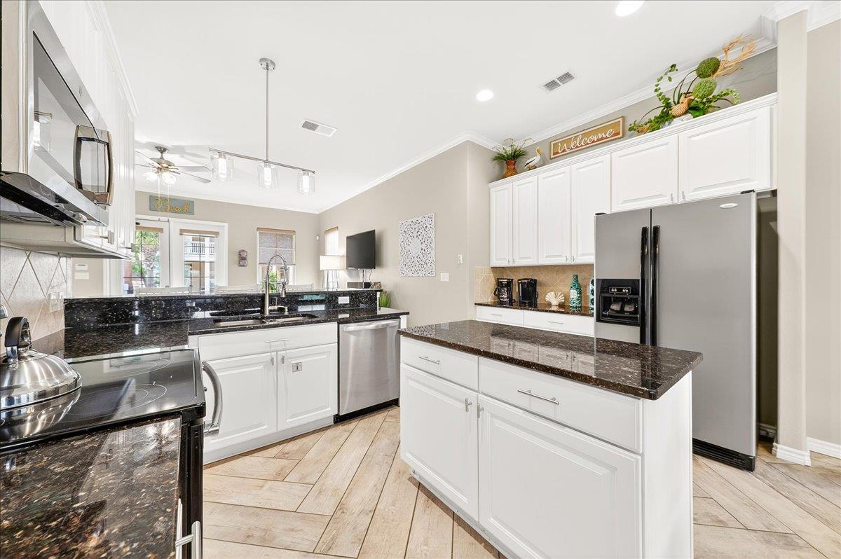 1st Floor, Kitchen