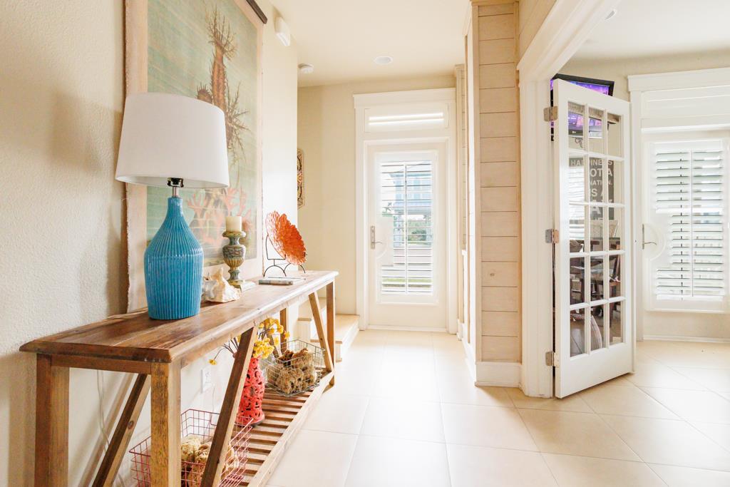 1st Floor, Entry Way