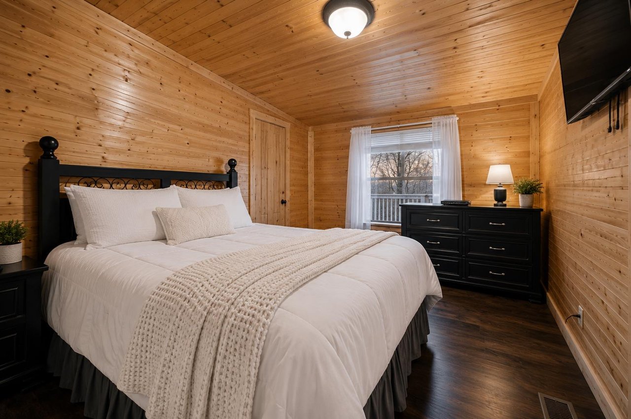 Secondary Bedroom 2 Queen