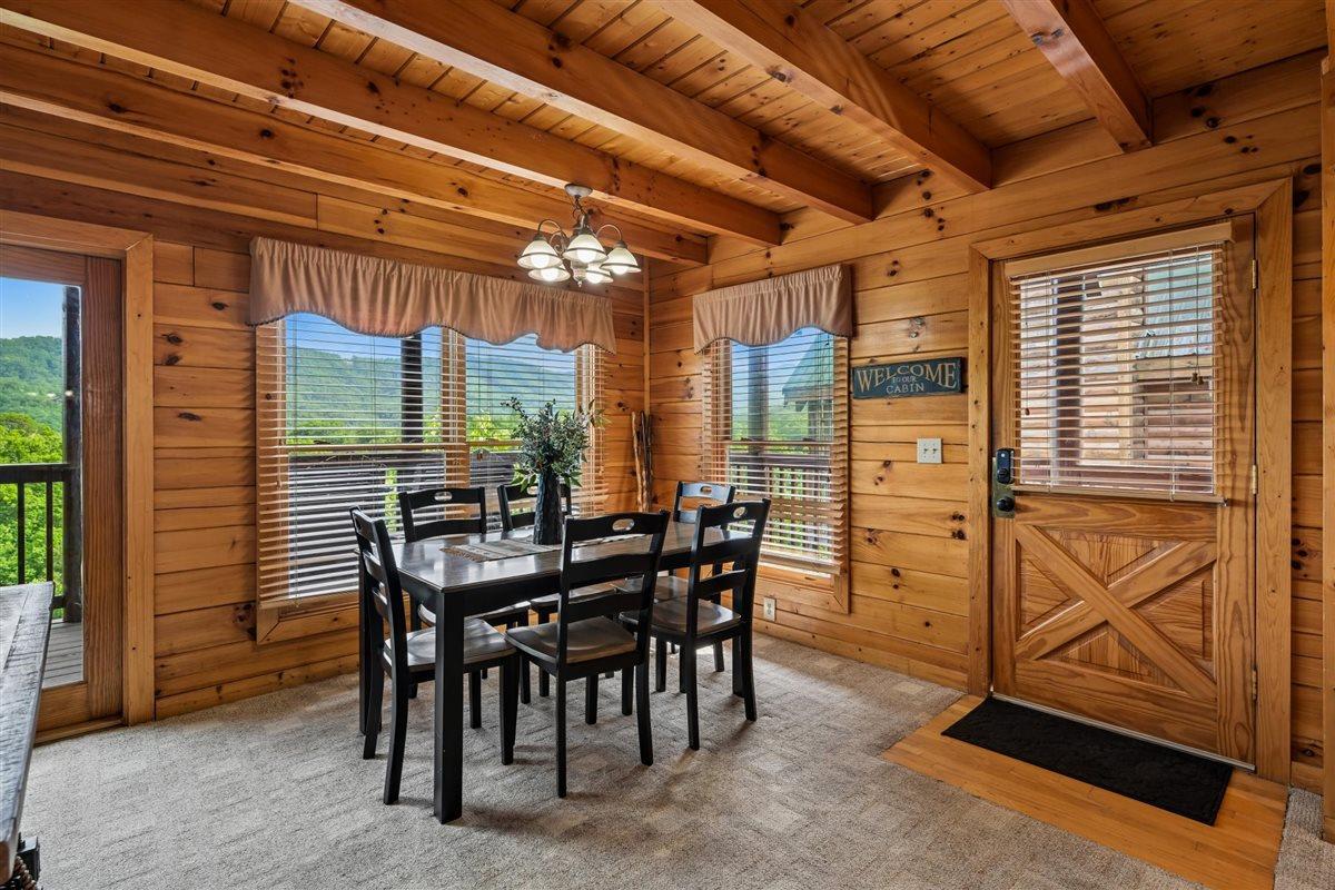 08Dining Area