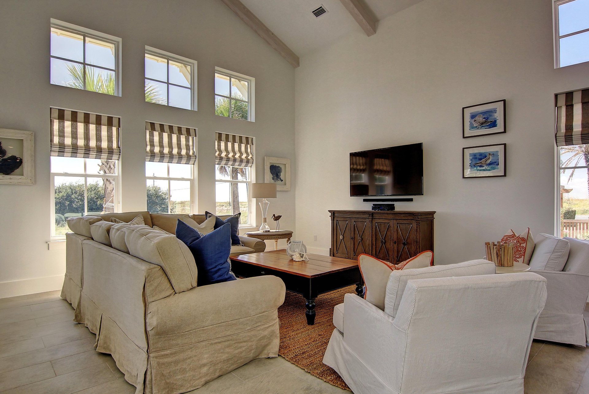 1st Floor, Living Room