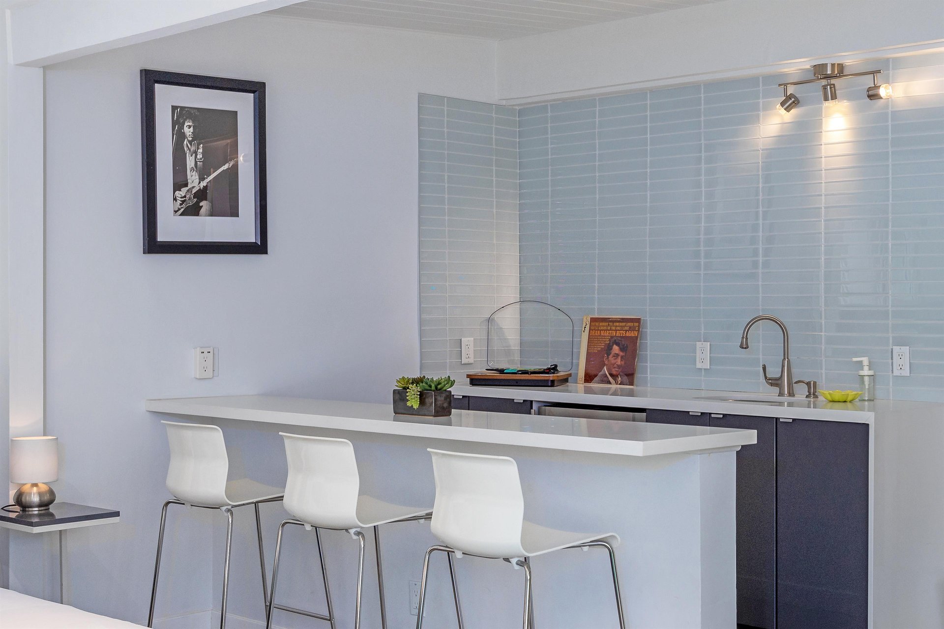 Breakfast bar for three