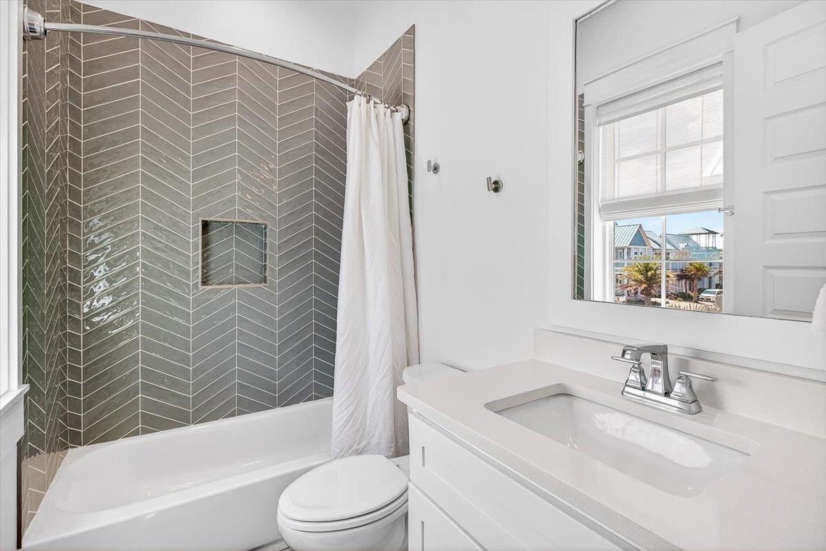 2nd Floor, Bunk Bathroom