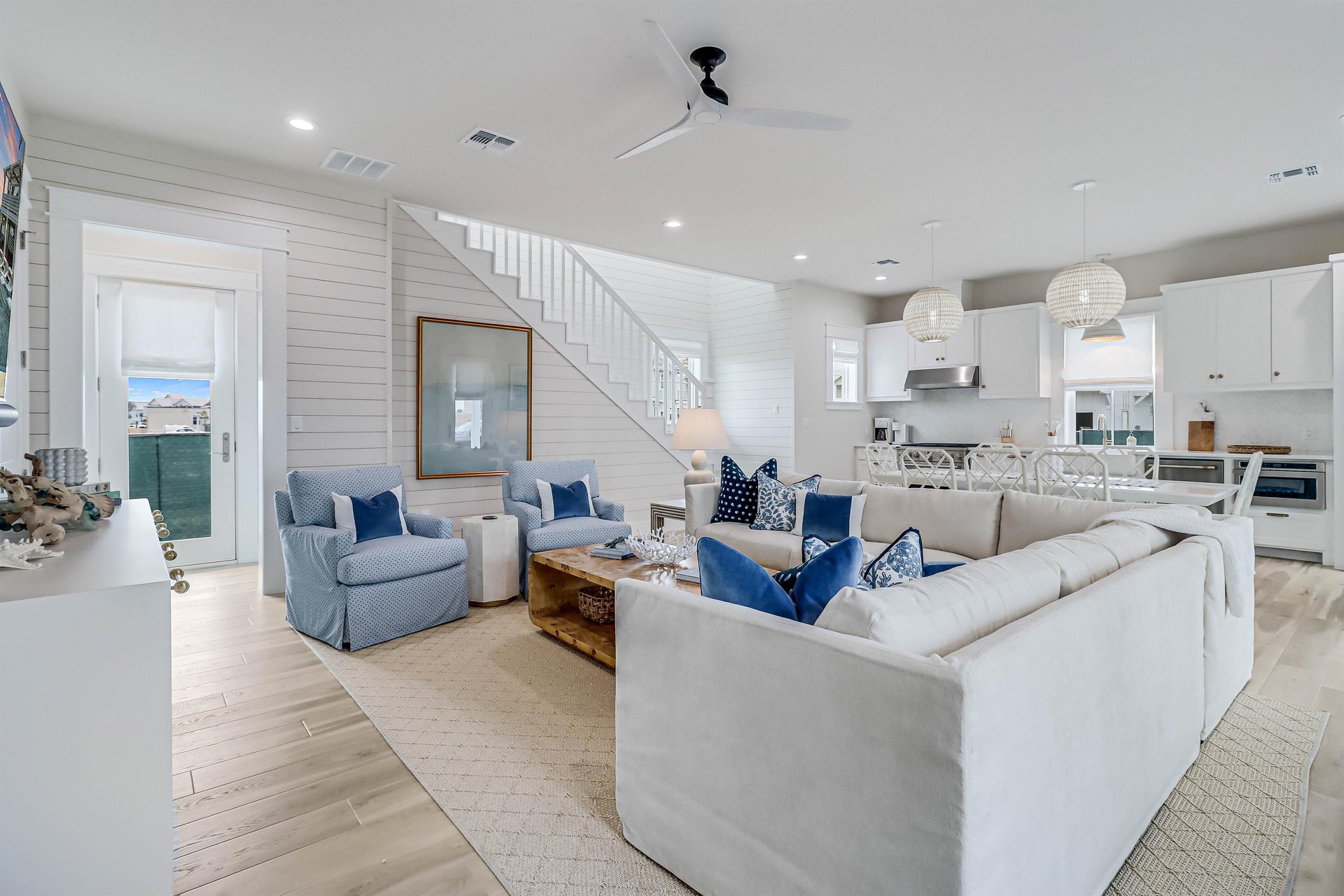 Living Area, 1st Floor