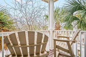 Shared Front Balcony, 2nd Floor