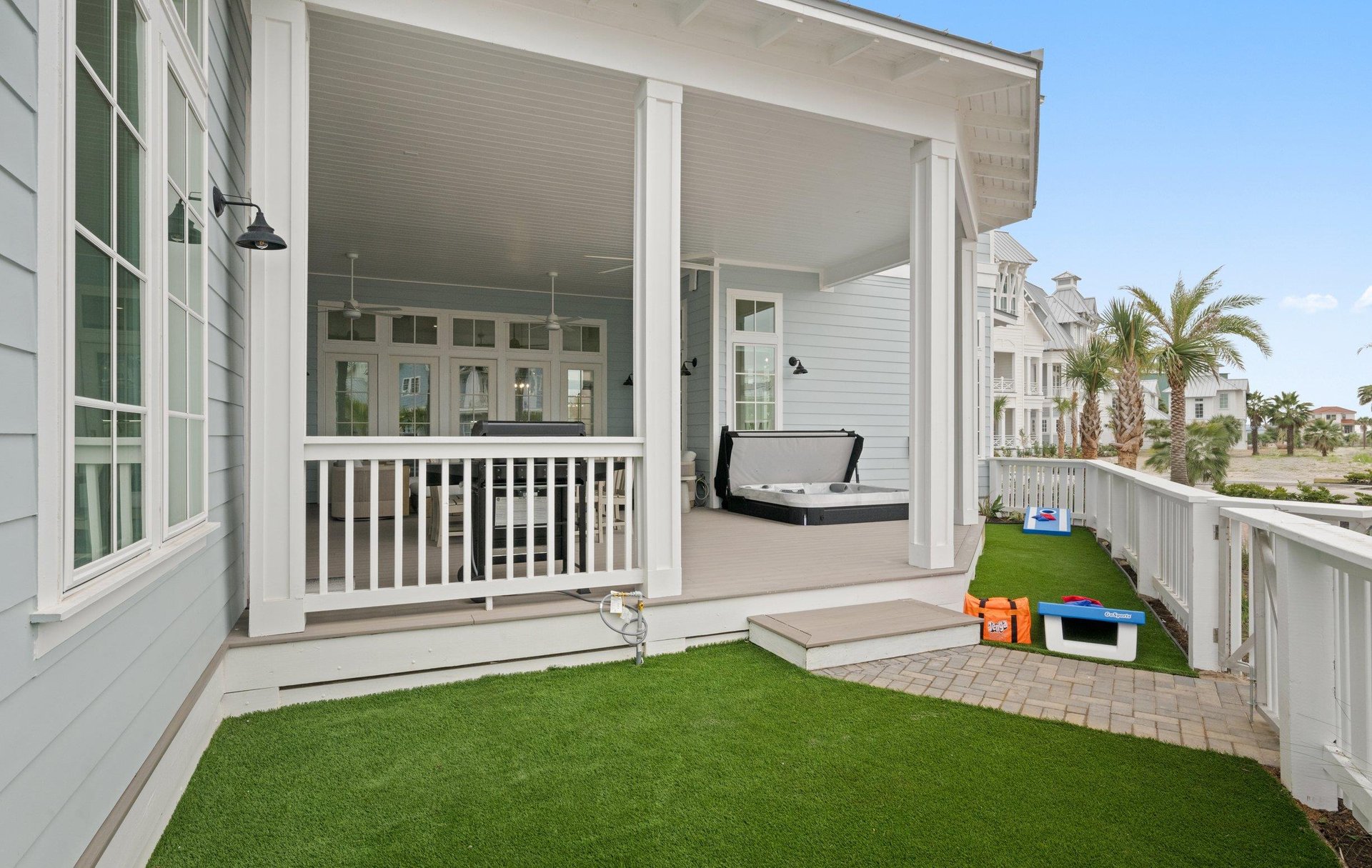 1st Floor, Side Yard